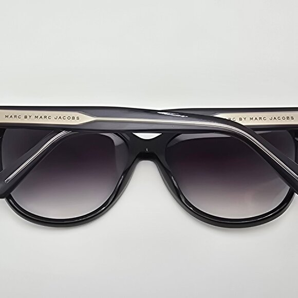 Marc Jacobs MMJ411/S Black Frame Grey Lens Cat Eye Sunglasses w/ Case 57-15-140 - Picture 10 of 14